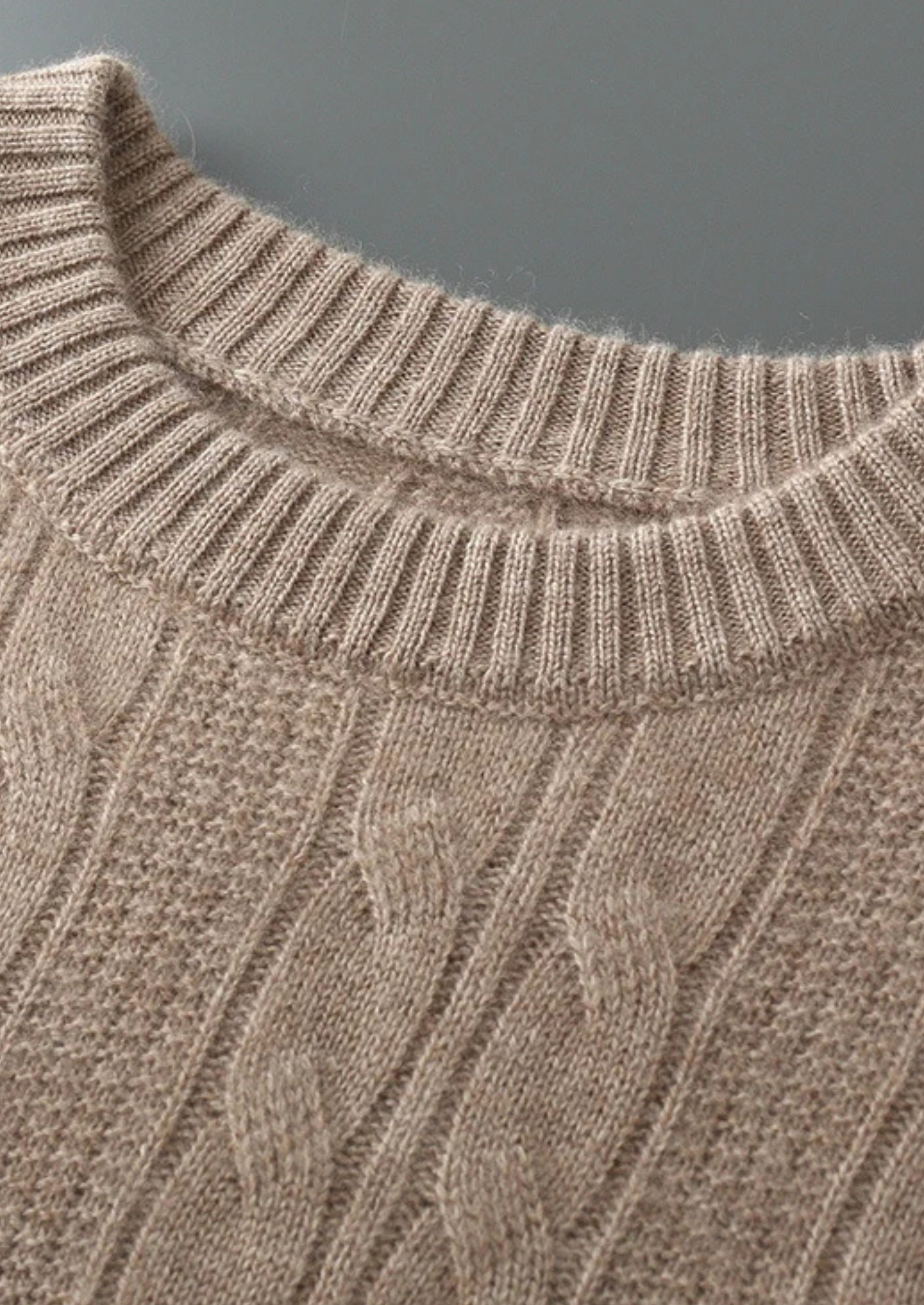 PURE EXTRA-FINE MERINO WOOL CABLE CREWNECK CLOUDWOOL®