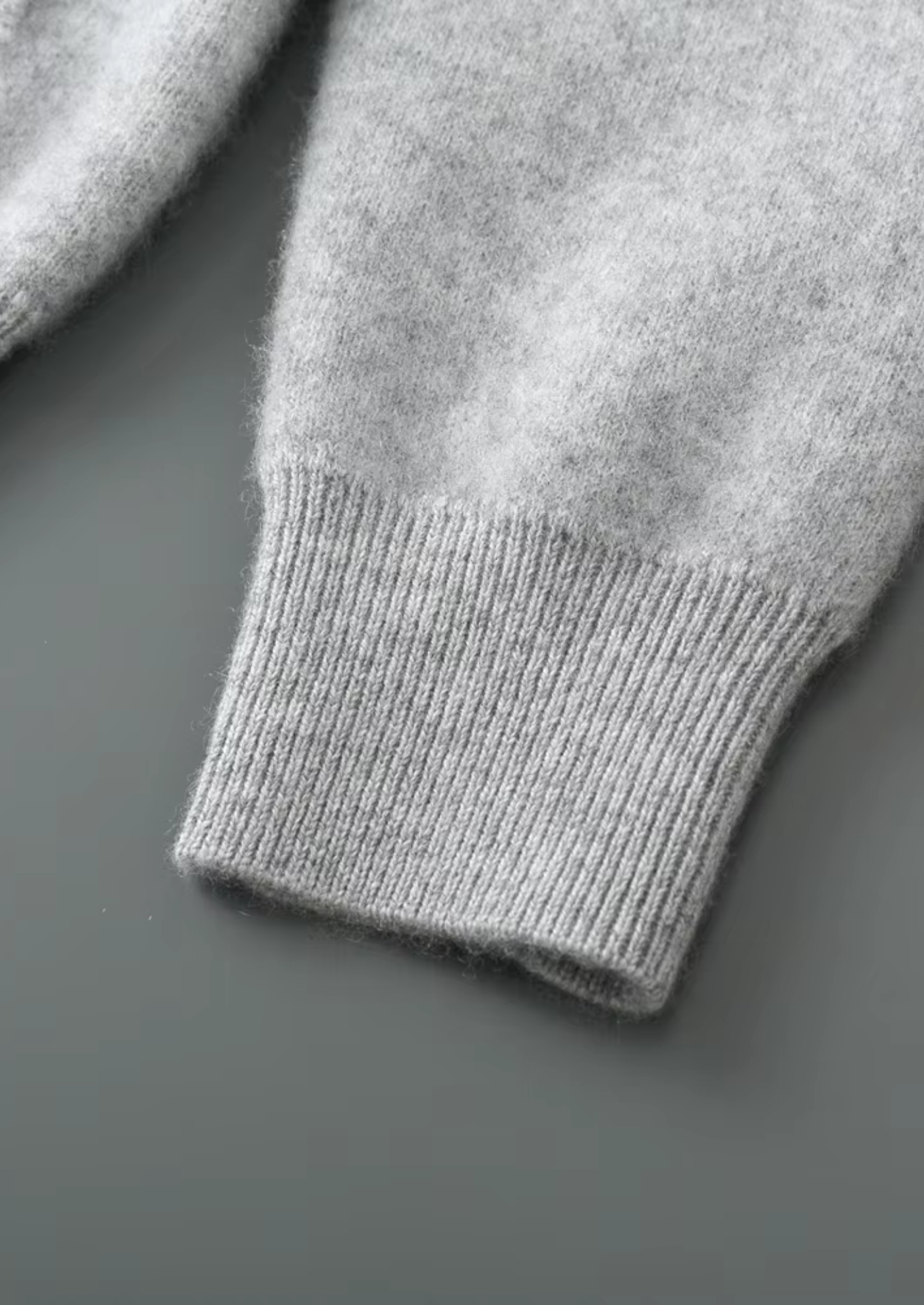 PURE EXTRA-FINE MERINO WOOL V-NECK CARDIGAN CLOUDWOOL®
