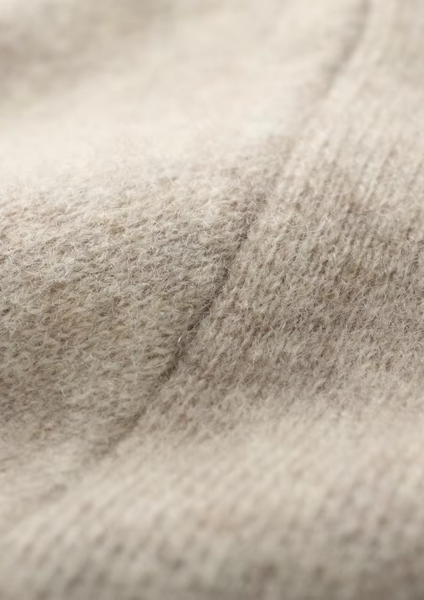 PURE EXTRA-FINE MERINO WOOL V-NECK CARDIGAN CLOUDWOOL®