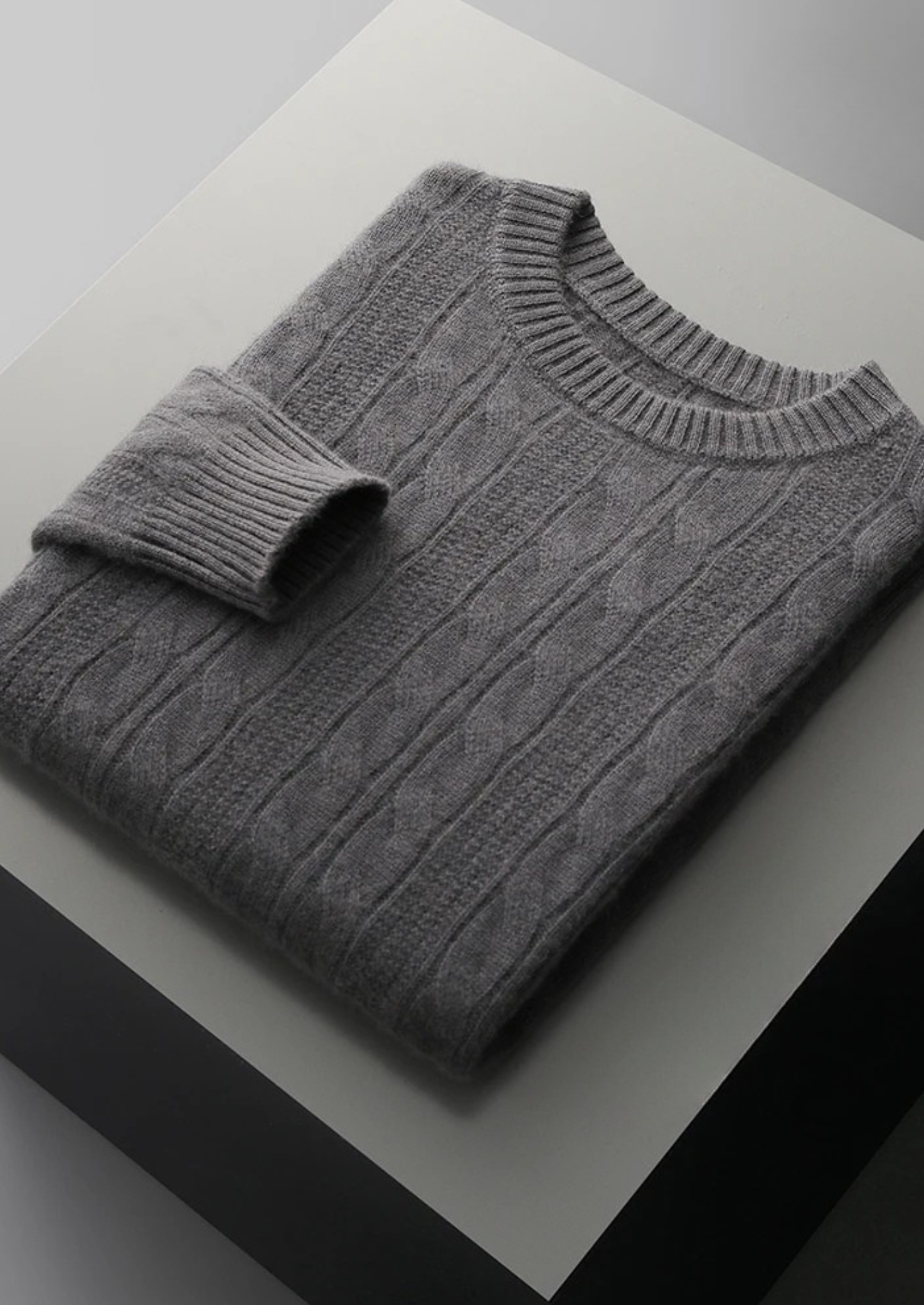 PURE EXTRA-FINE MERINO WOOL CABLE CREWNECK CLOUDWOOL®