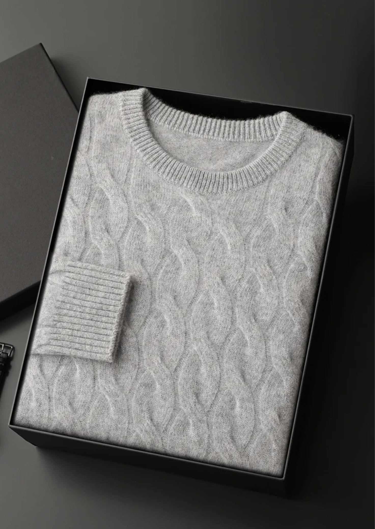 PREMIUM CASHMERE CABLE CREWNECK EXCLUSIVE RELEASE