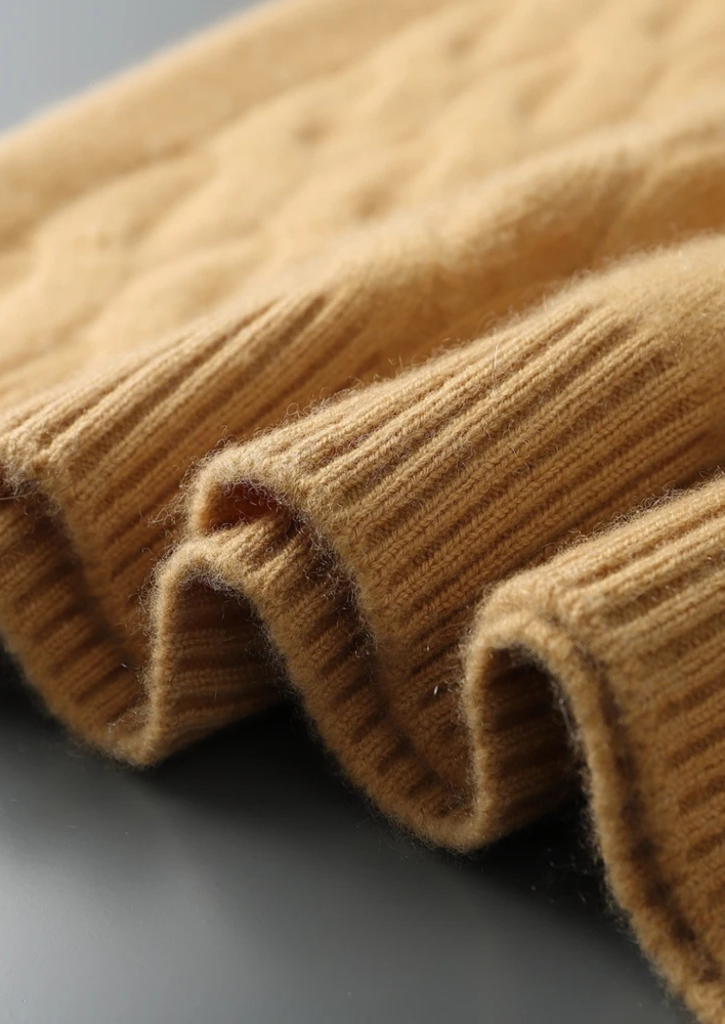 PREMIUM CASHMERE CABLE CREWNECK EXCLUSIVE RELEASE