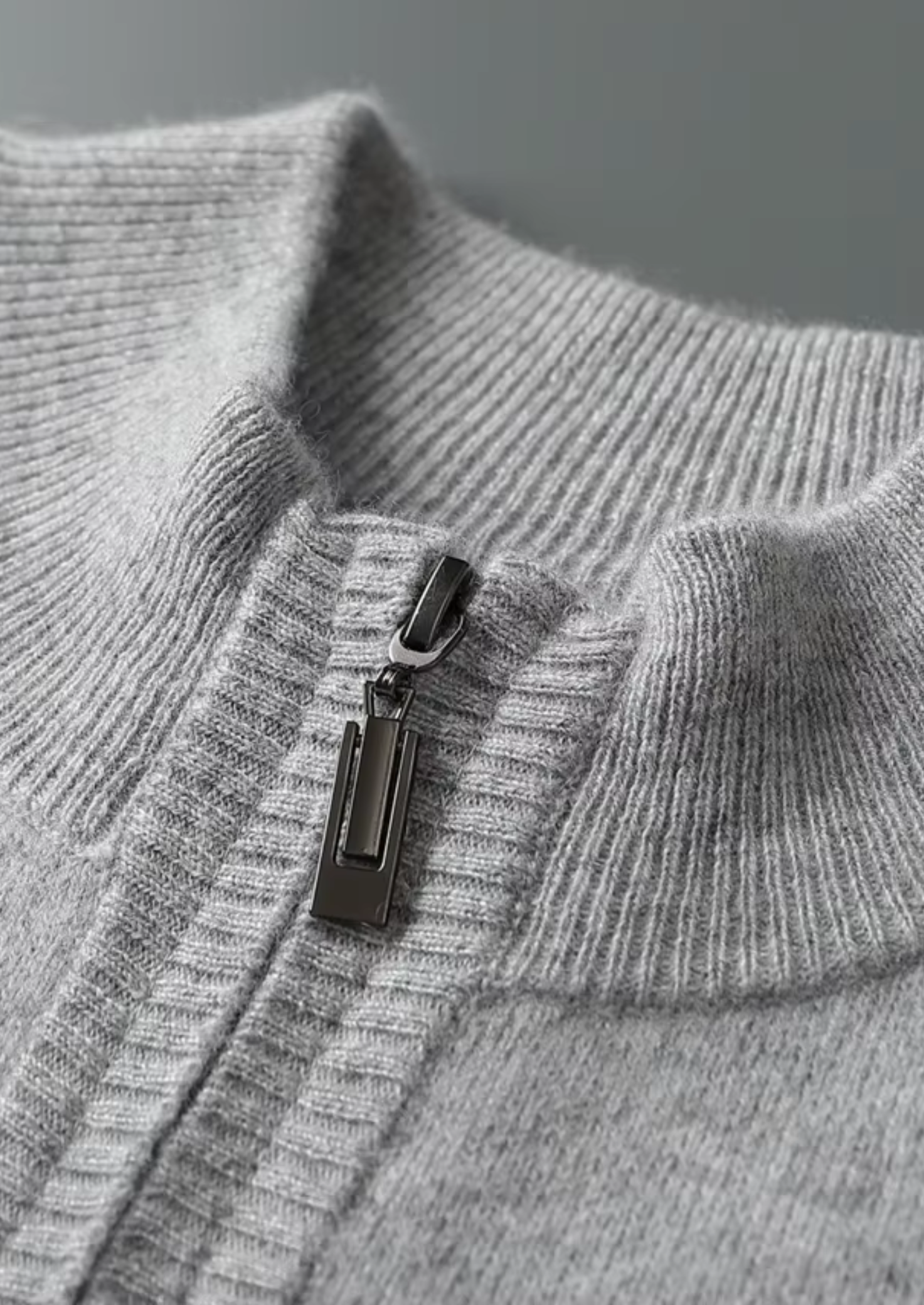PREMIUM CASHMERE ESSENTIAL HALF-ZIP SWEATER EXCLUSIVE RELEASE