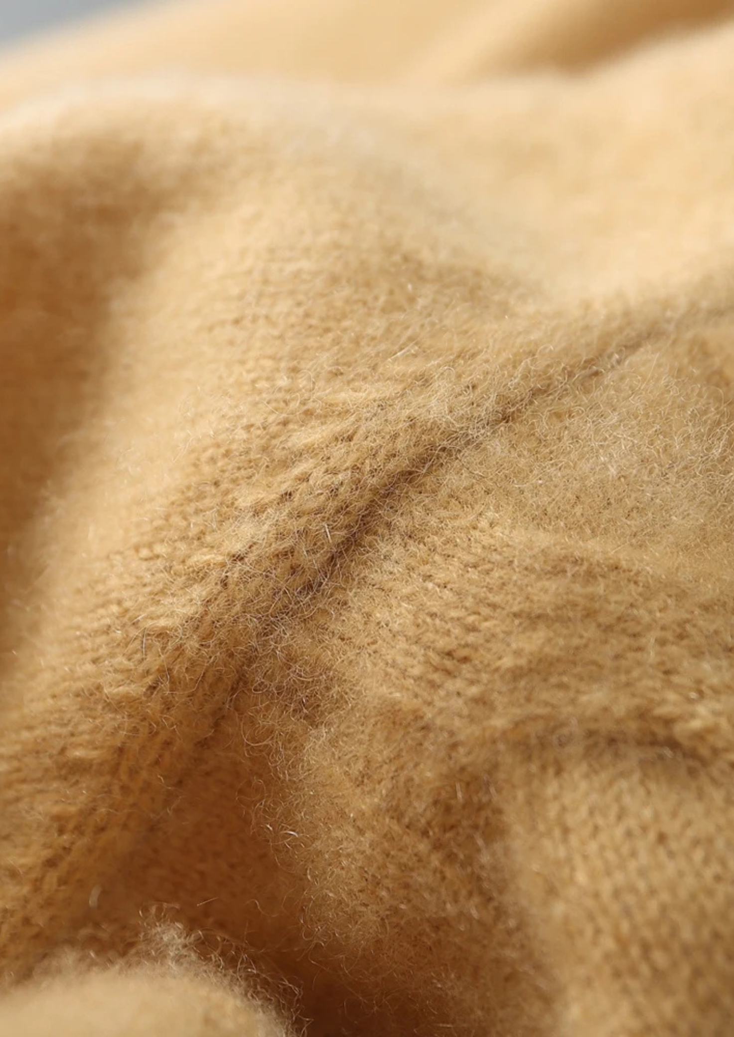 PREMIUM CASHMERE CABLE CREWNECK EXCLUSIVE RELEASE