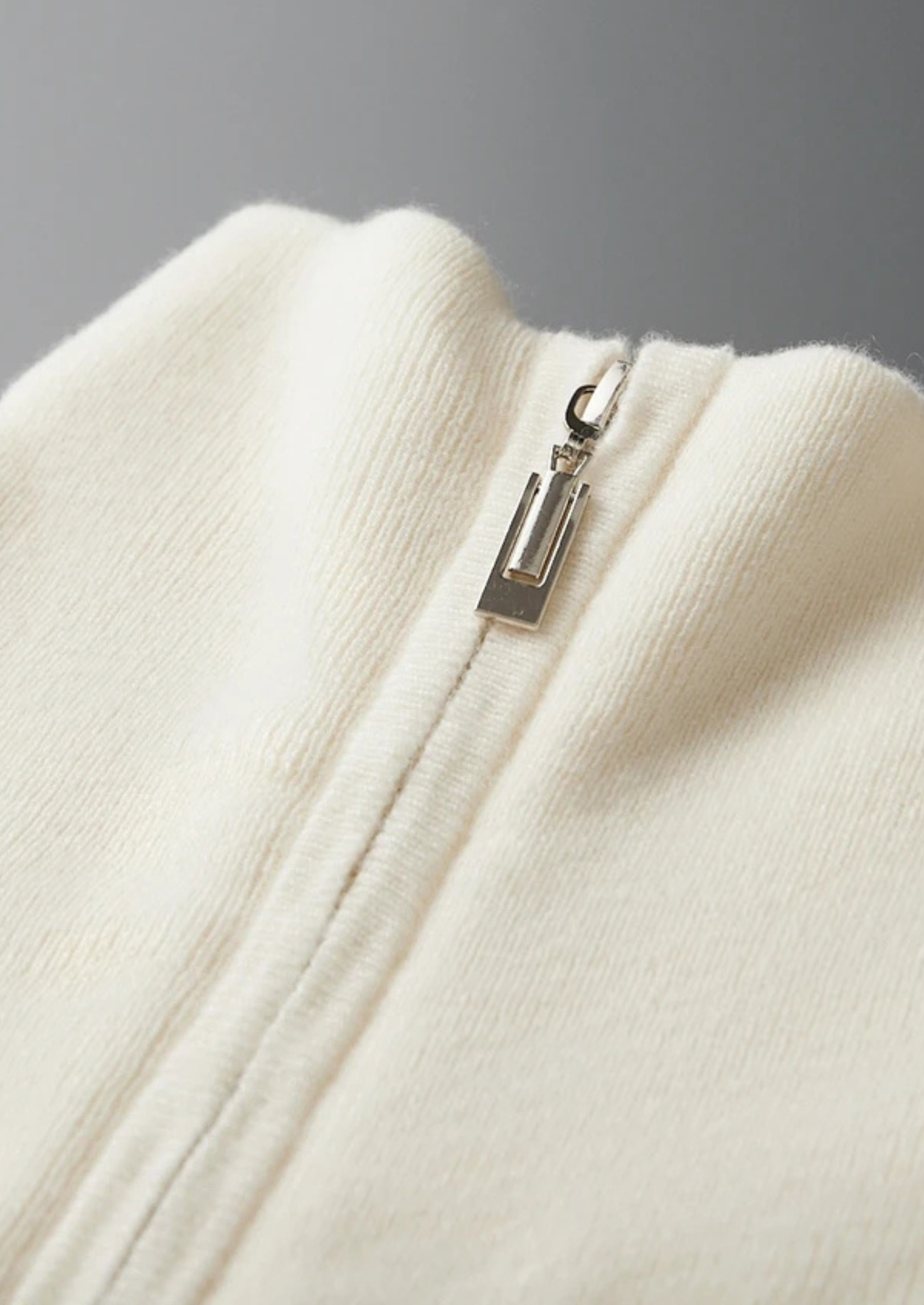 PREMIUM CASHMERE RIBBED HALF-ZIP SWEATER EXCLUSIVE RELEASE