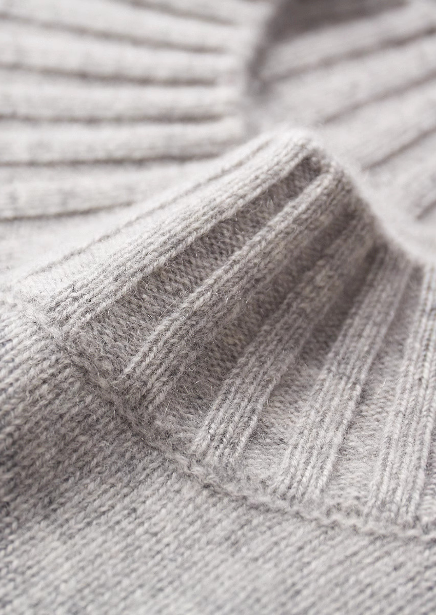 PURE CASHMERE MOCKNECK SWEATER EXCLUSIVE RELEASE
