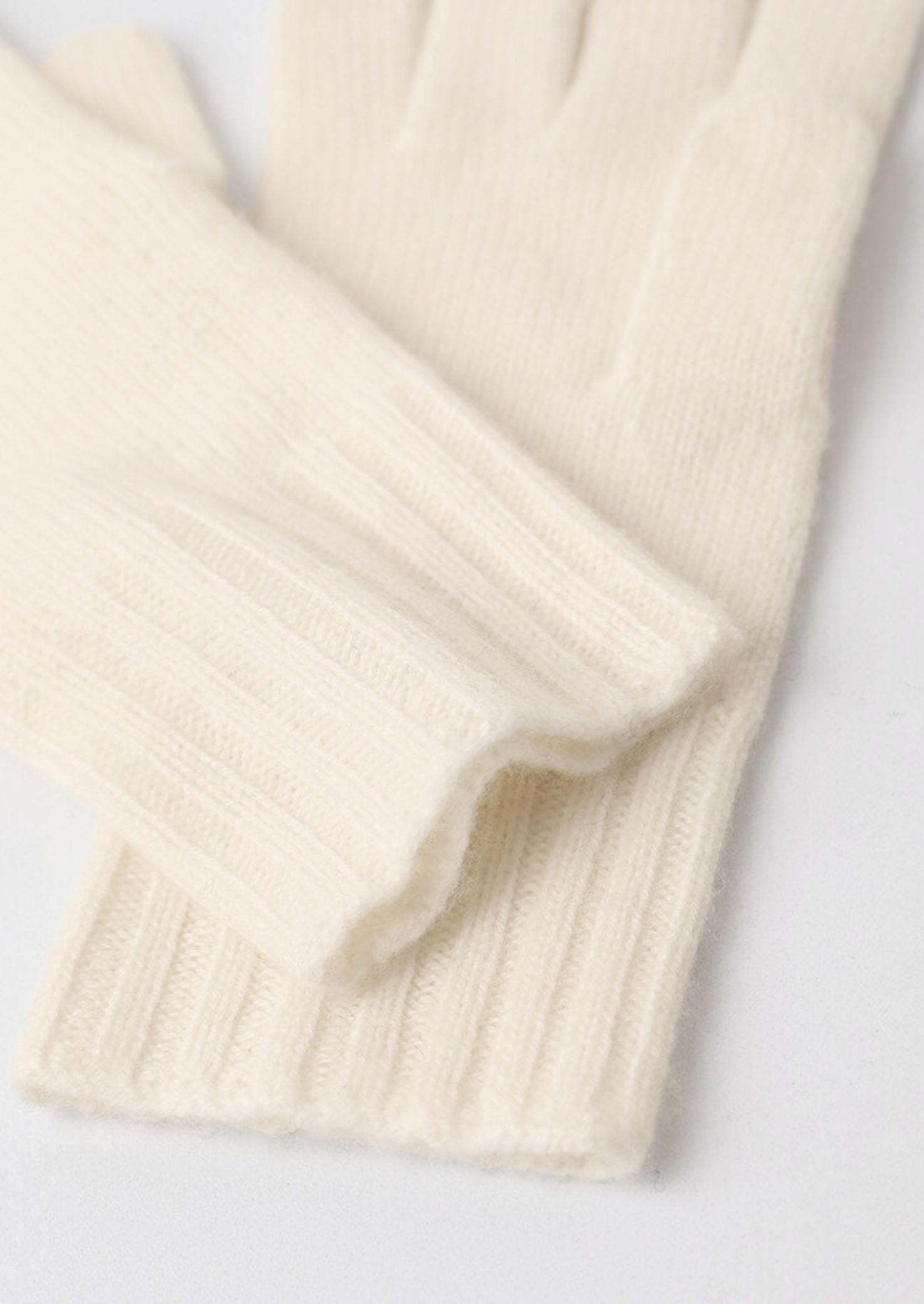 PURE EXTRA-FINE MERINO WOOL WINTERTIME ESSENTIALS - IVORY CLOUDWOOL®