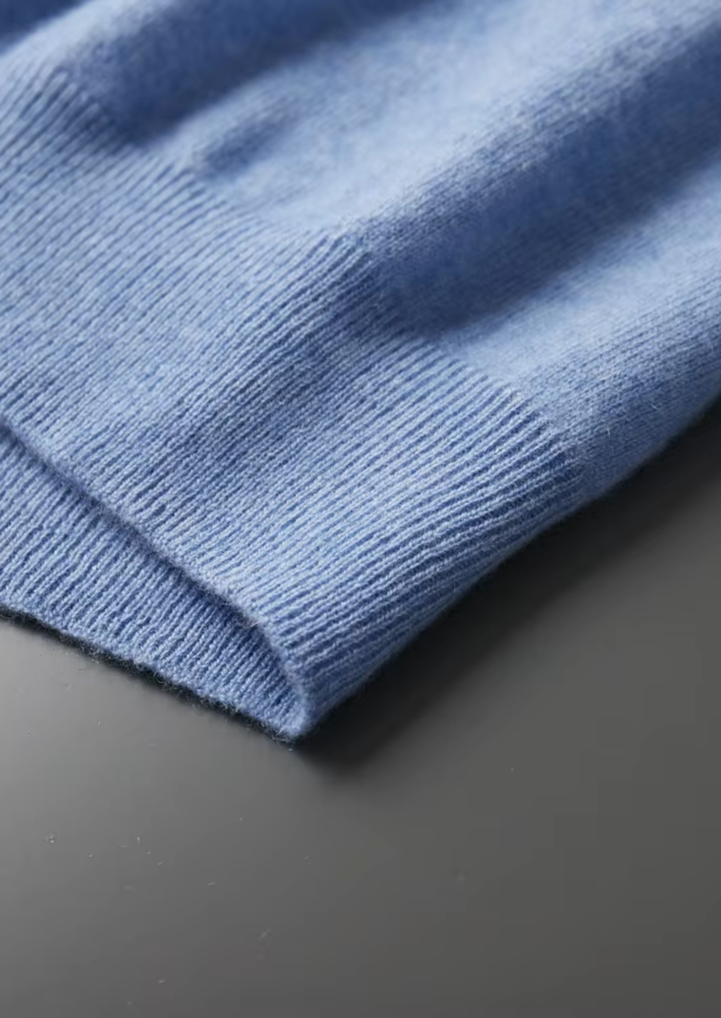PREMIUM CASHMERE MOCK NECK T-SHIRT EXCLUSIVE RELEASE
