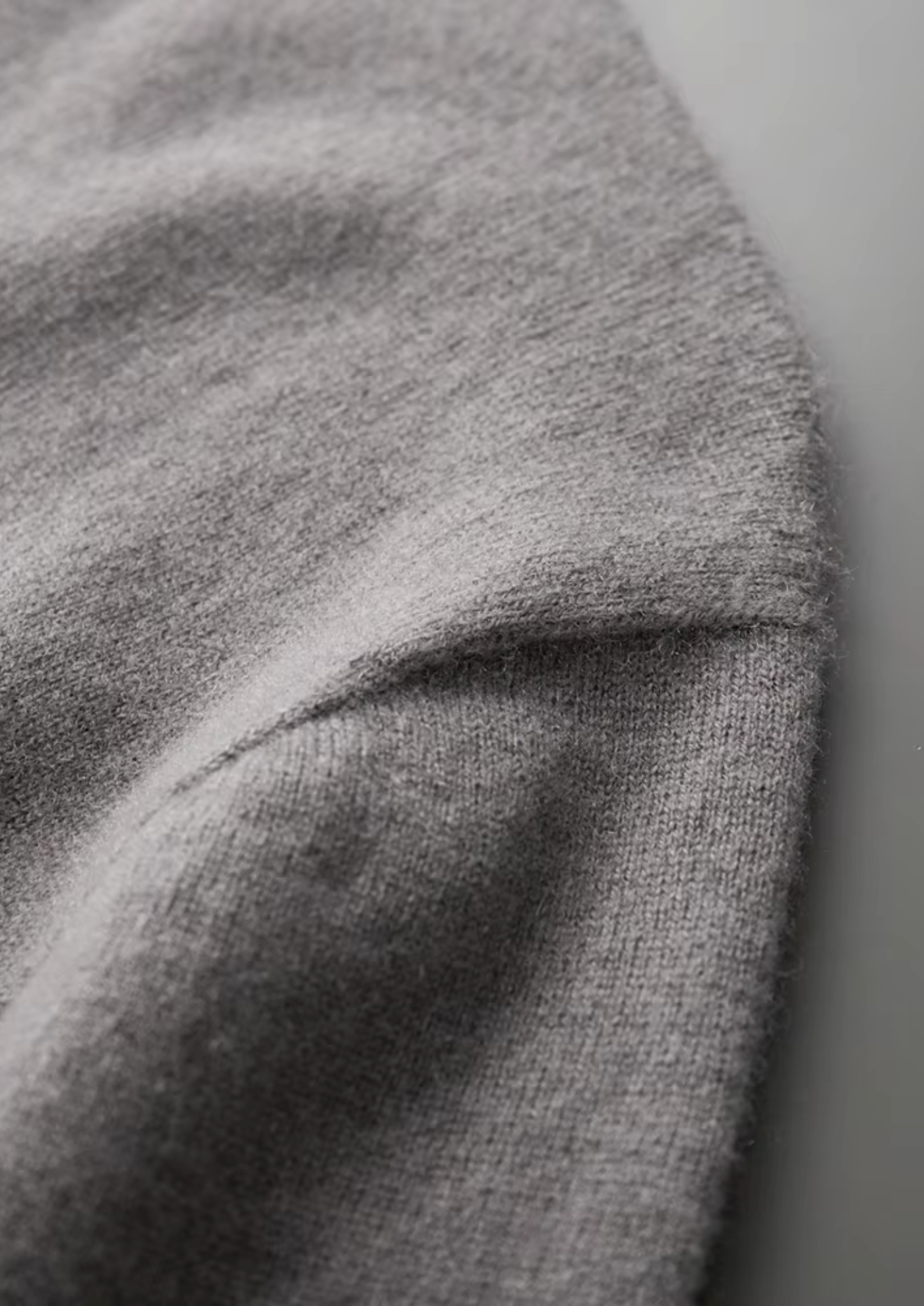 PREMIUM CASHMERE MOCK NECK T-SHIRT EXCLUSIVE RELEASE