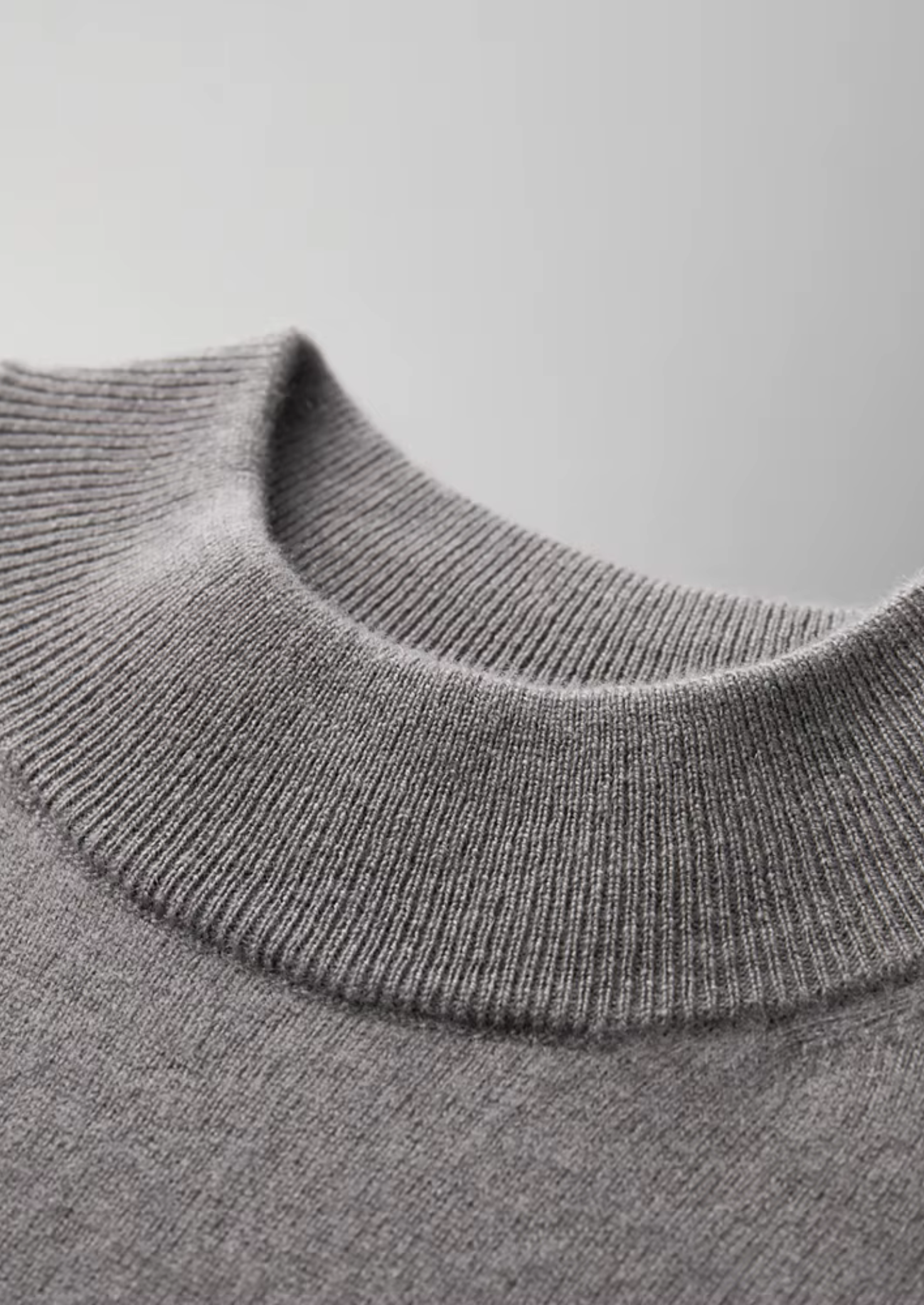 PREMIUM CASHMERE MOCK NECK T-SHIRT EXCLUSIVE RELEASE