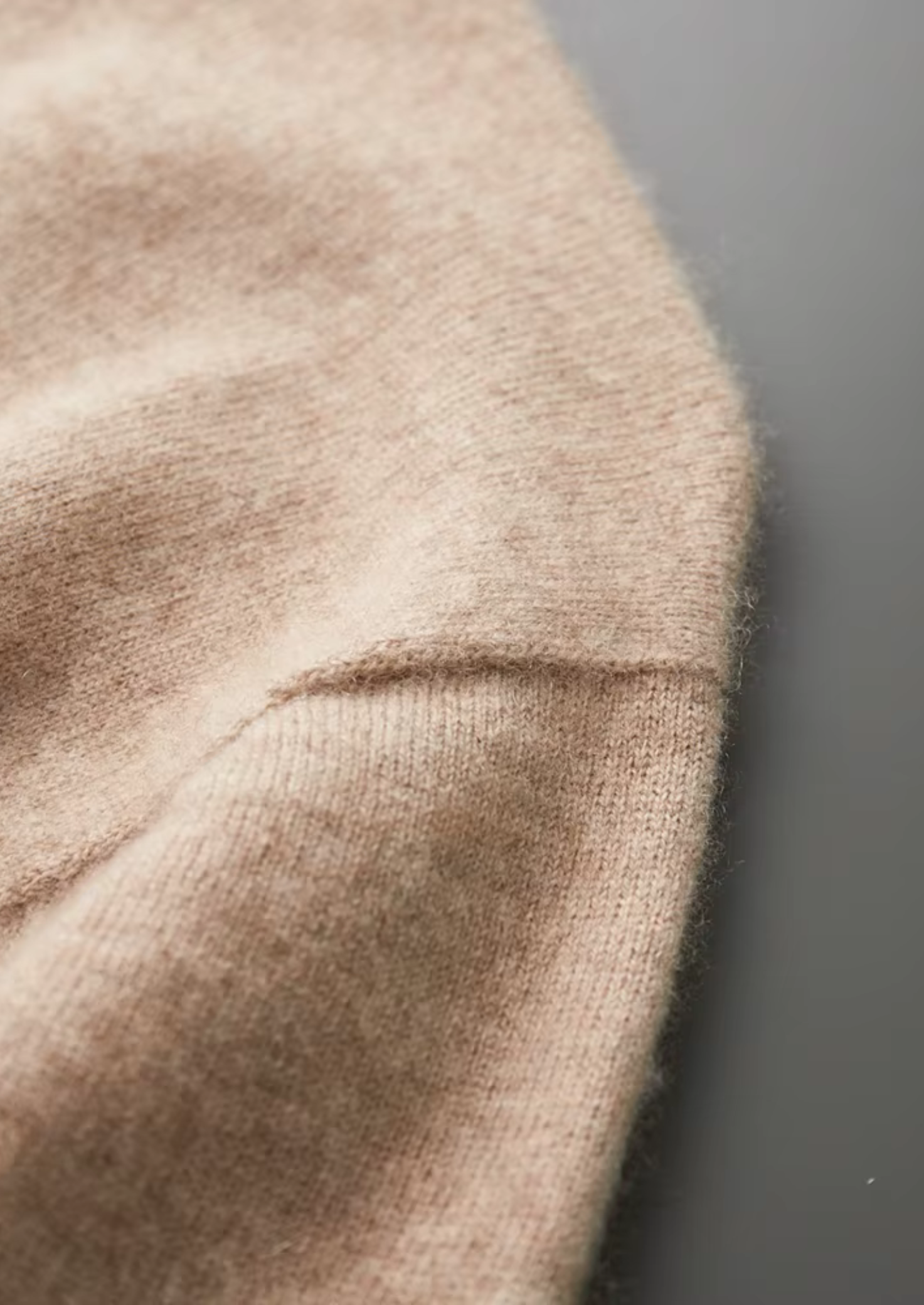 PREMIUM CASHMERE MOCK NECK T-SHIRT EXCLUSIVE RELEASE