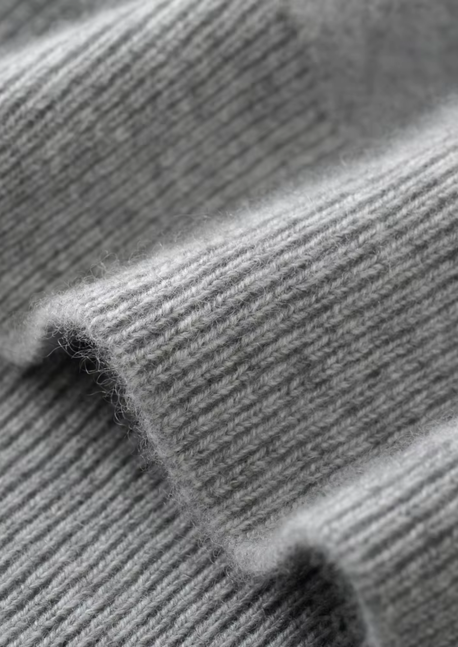 PURE EXTRA-FINE MERINO WOOL V-NECK CARDIGAN CLOUDWOOL®