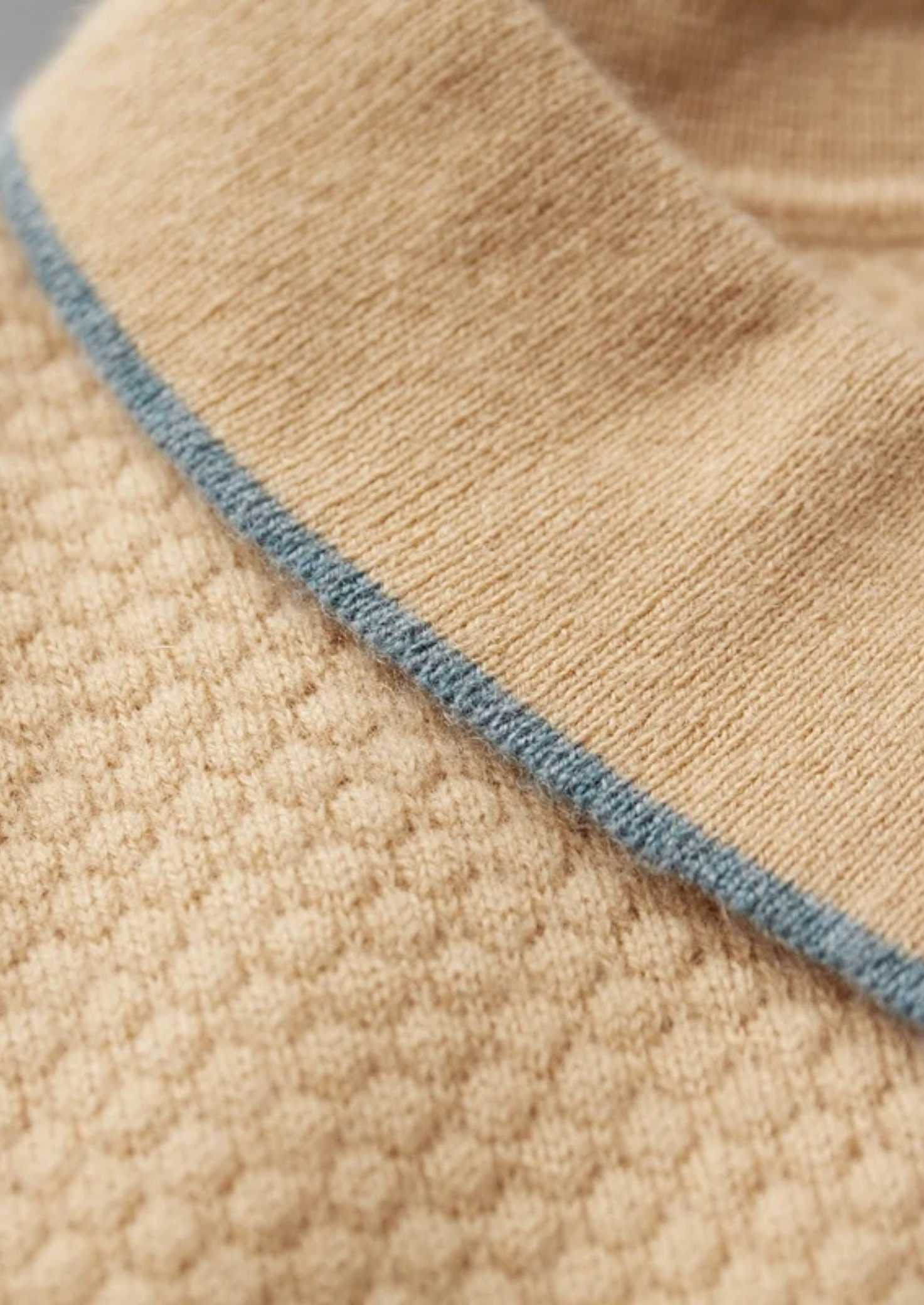 PREMIUM CASHMERE TWO-TONE POLO EXCLUSIVE RELEASE