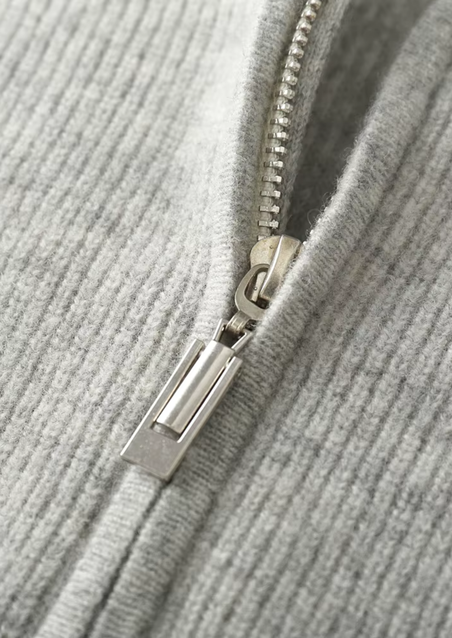 PURE EXTRA-FINE MERINO WOOL RIBBED ZIP HOODIE CLOUDWOOL®