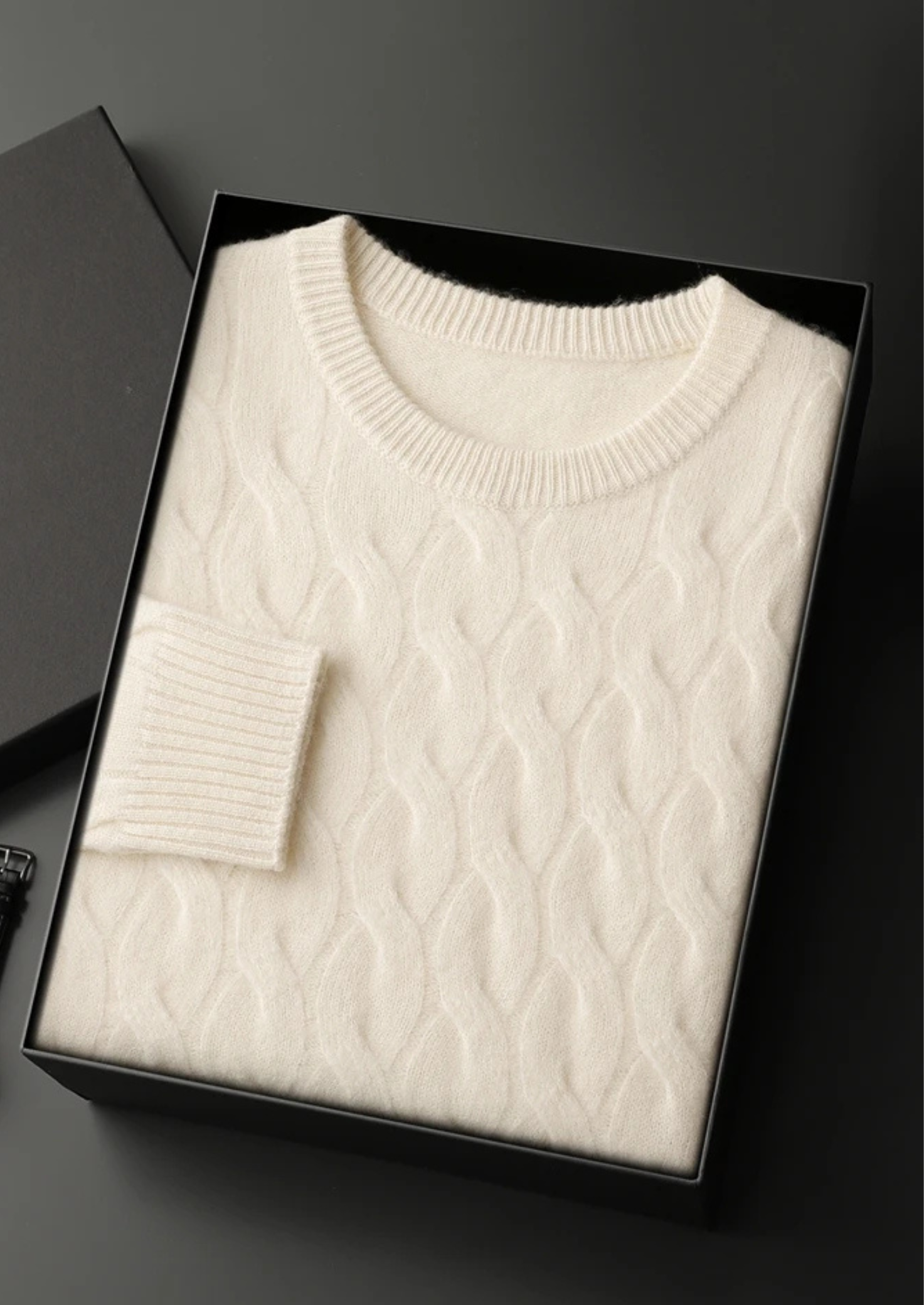 PREMIUM CASHMERE CABLE CREWNECK EXCLUSIVE RELEASE