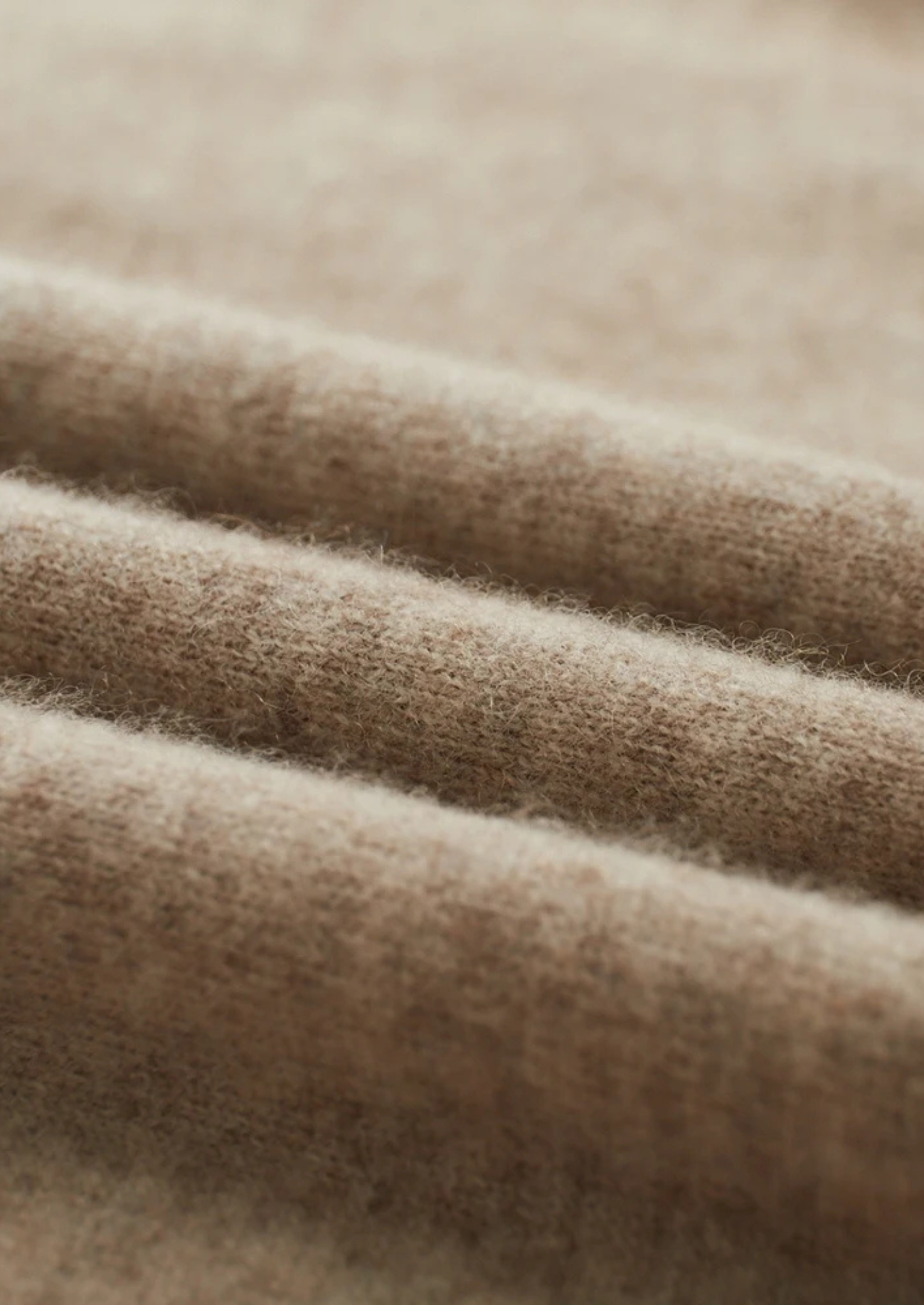 PURE EXTRA-FINE MERINO WOOL RAGLAN MOCKNECK CLOUDWOOL®
