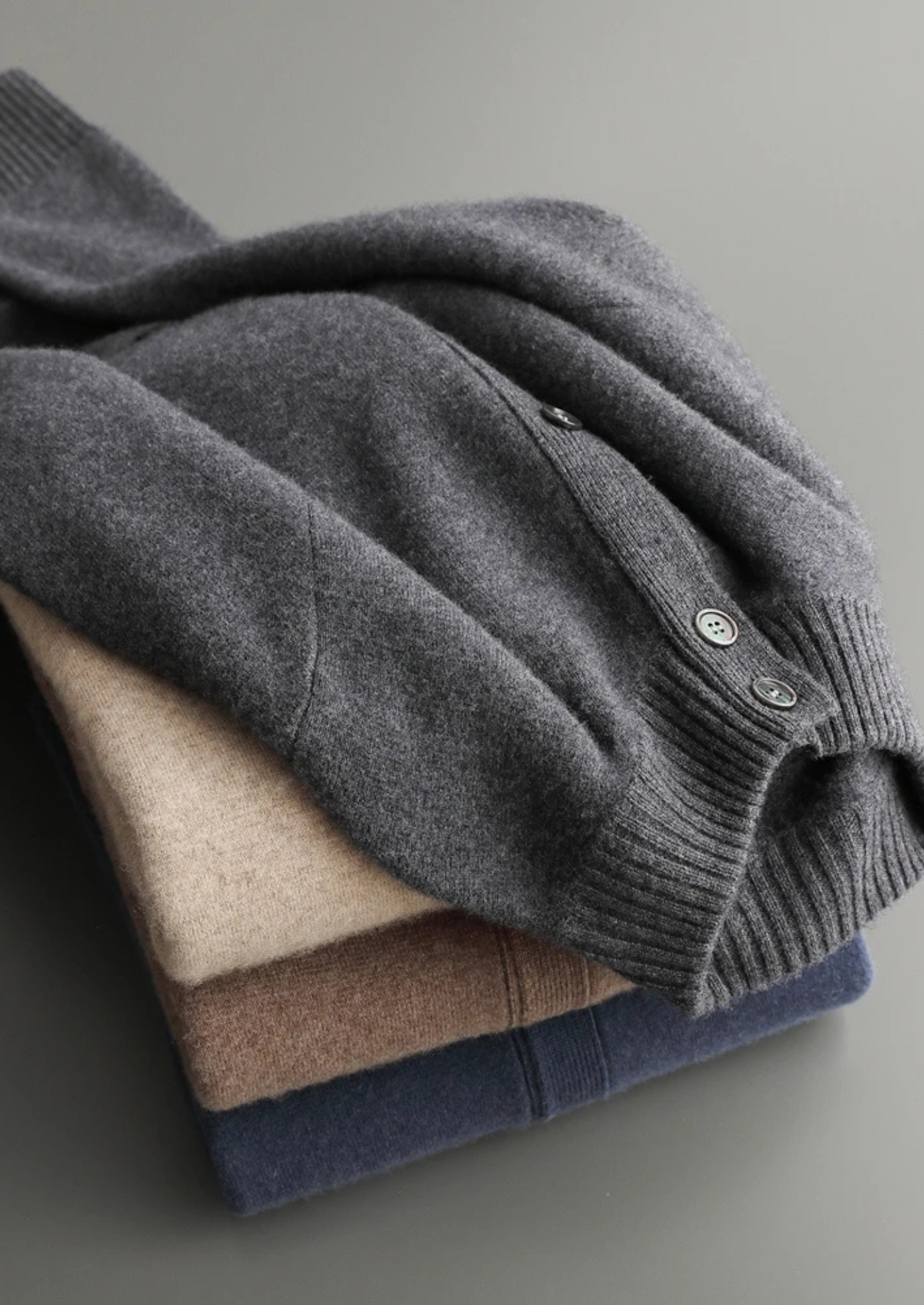 PREMIUM CASHMERE BUTTON CARDIGAN EXCLUSIVE RELEASE