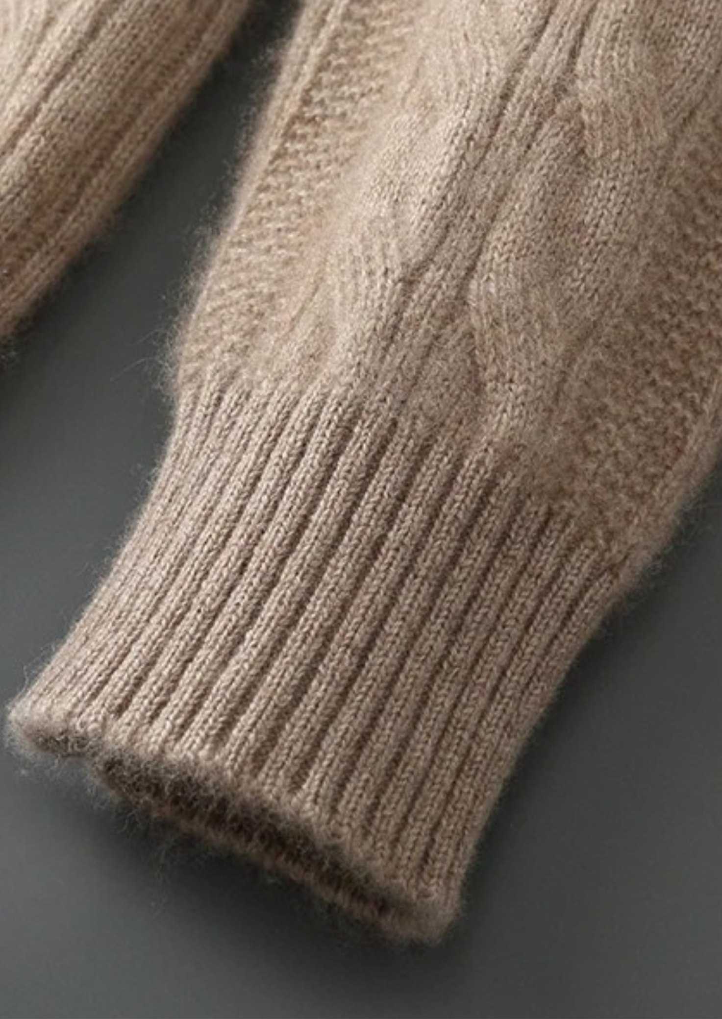 PURE EXTRA-FINE MERINO WOOL CABLE CREWNECK CLOUDWOOL®