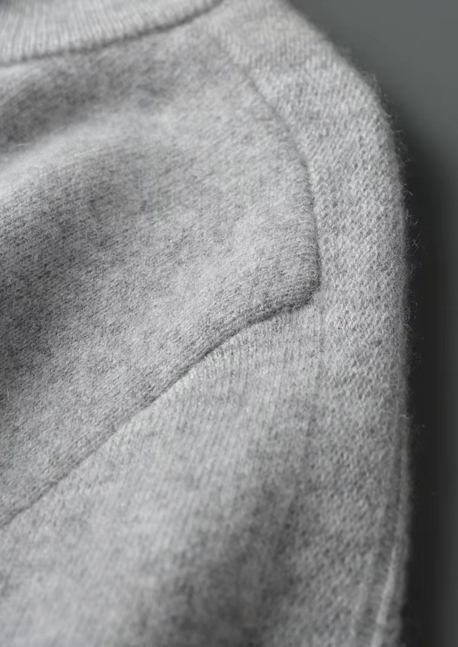PREMIUM CASHMERE ESSENTIAL HALF-ZIP SWEATER EXCLUSIVE RELEASE