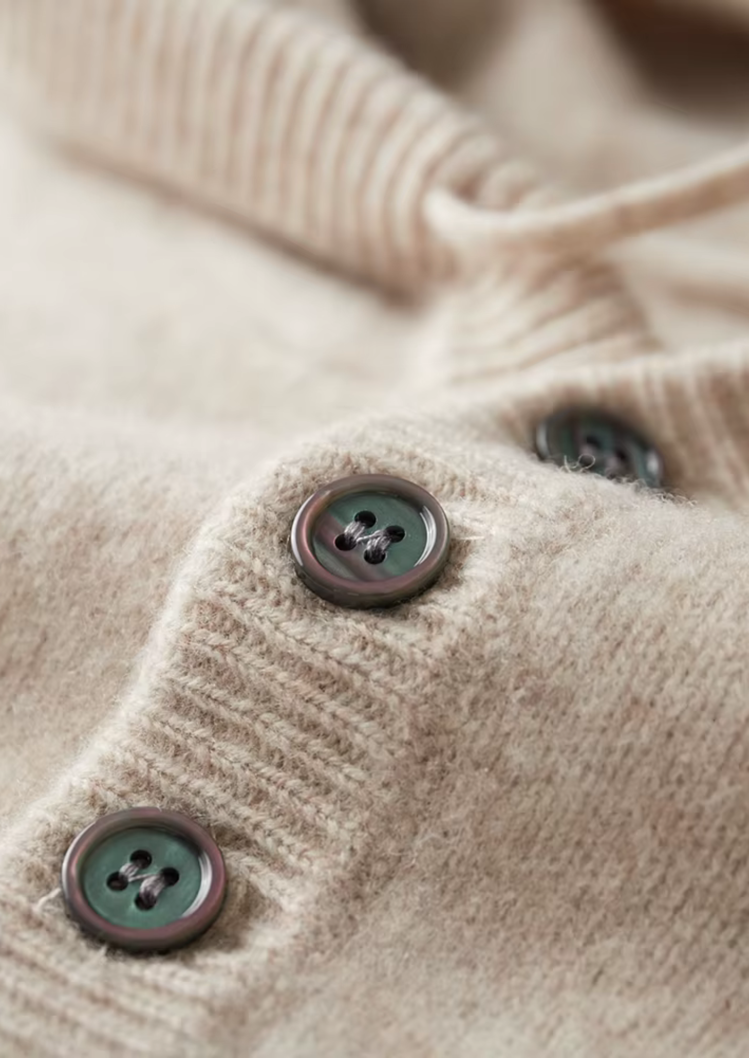 PURE EXTRA-FINE MERINO WOOL BUTTON HOODIE CLOUDWOOL®