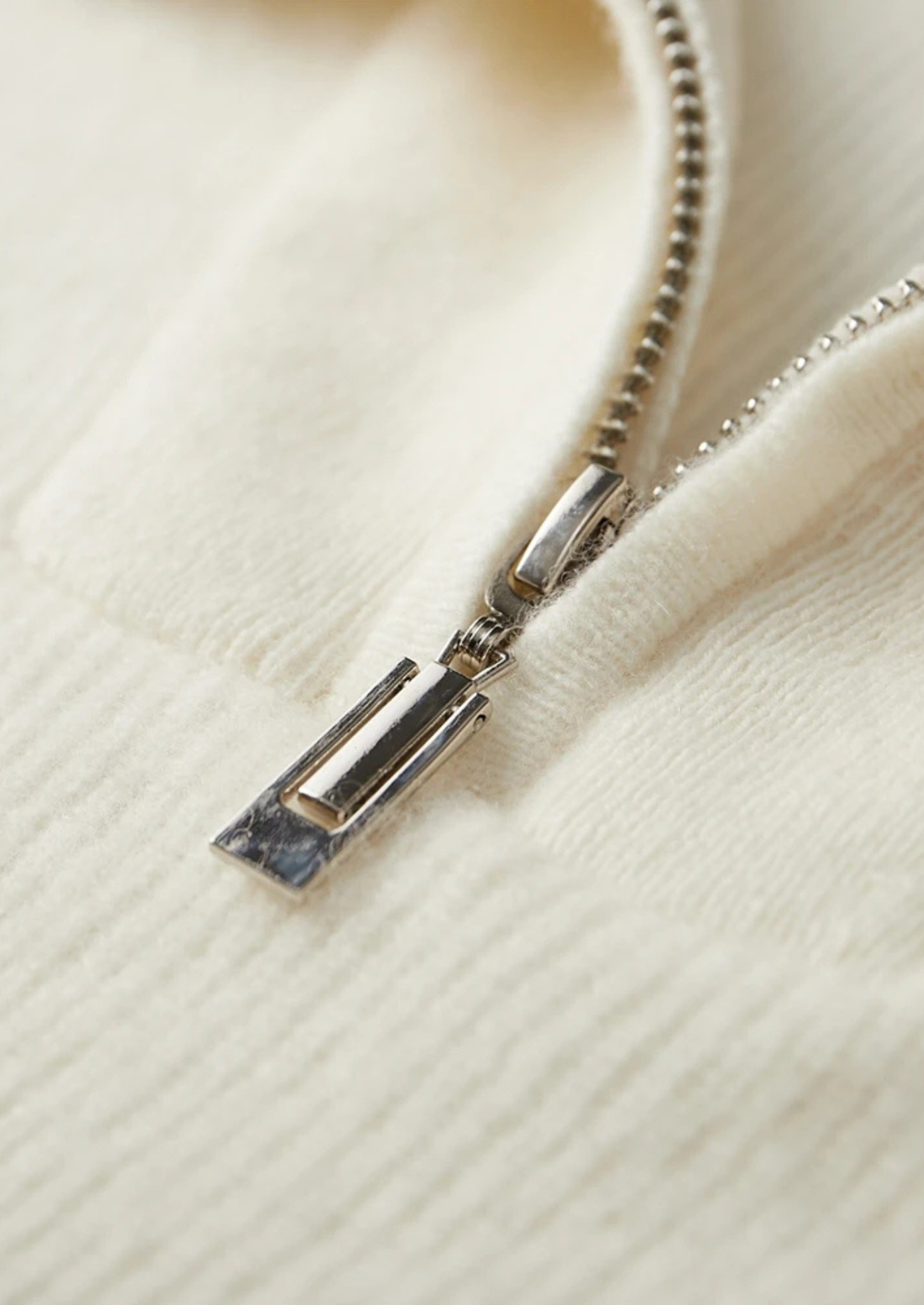 PREMIUM CASHMERE RIBBED HALF-ZIP SWEATER EXCLUSIVE RELEASE