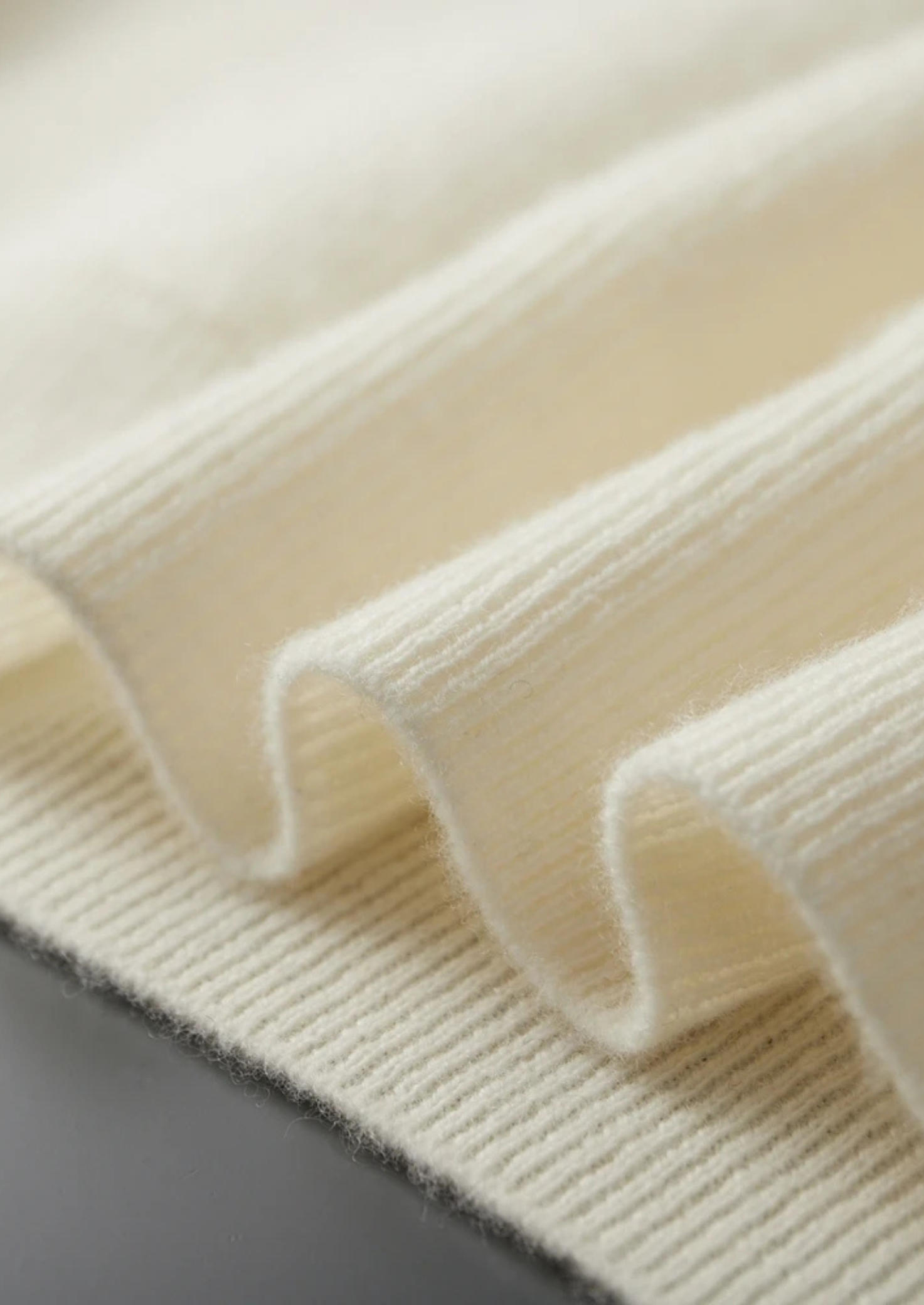 PREMIUM CASHMERE RIBBED HALF-ZIP SWEATER EXCLUSIVE RELEASE