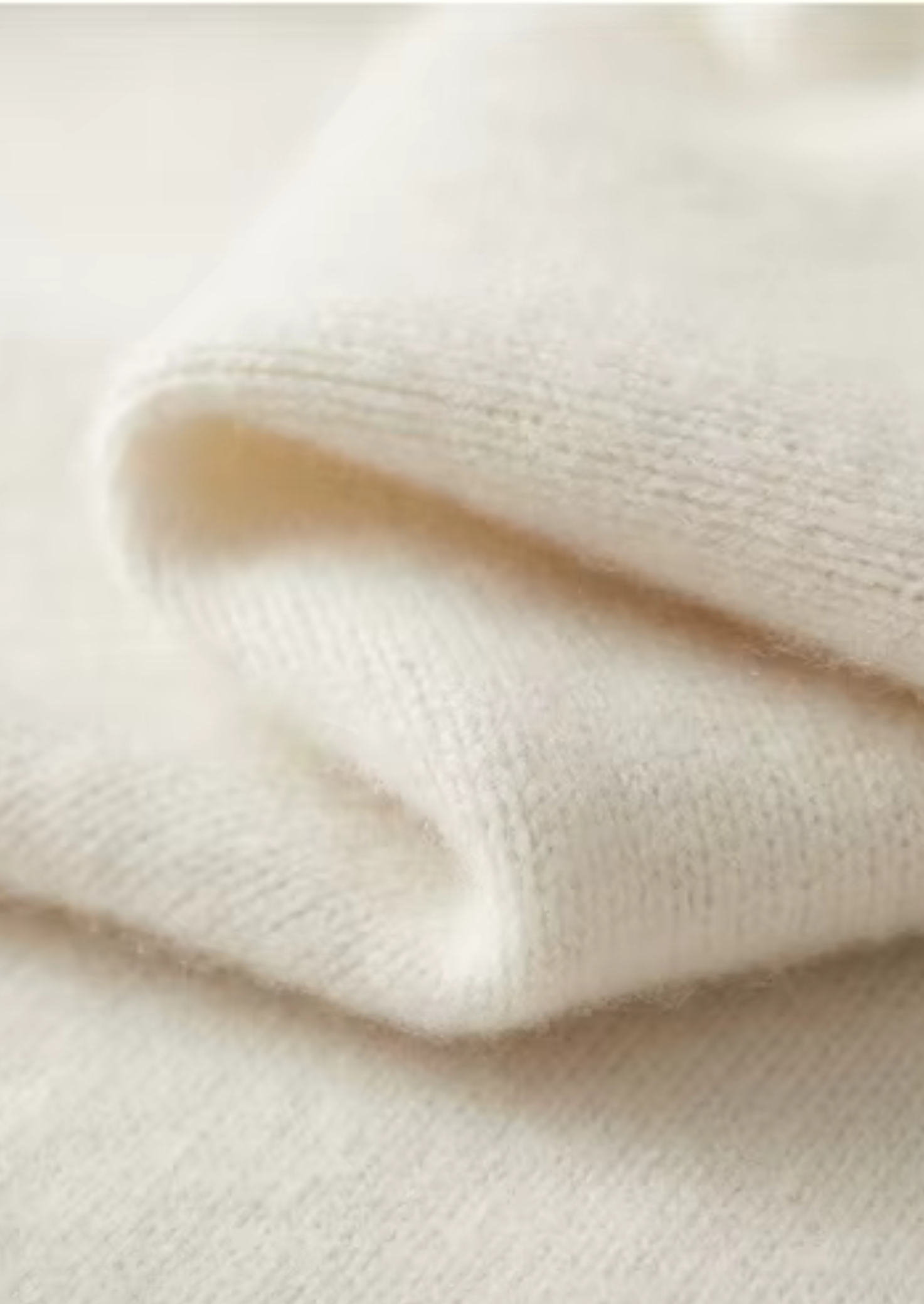 PURE EXTRA-FINE MERINO WOOL CLASSIC BUTTON SWEATER CLOUDWOOL®