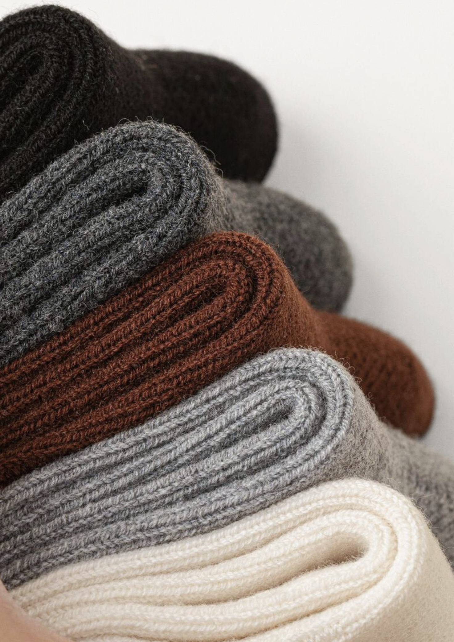 LIGHT GRAY ULTRA-SOFT RIBBED MERINO WOOL SOCKS CLOUDWOOL®