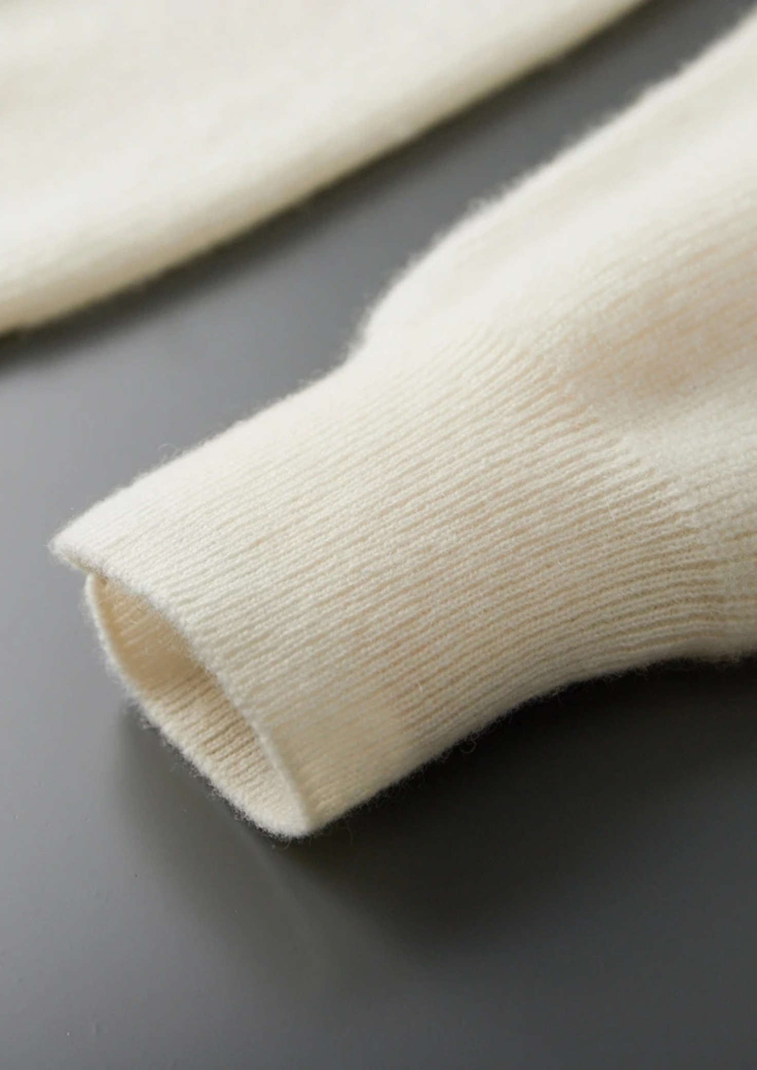 PREMIUM CASHMERE RIBBED HALF-ZIP SWEATER EXCLUSIVE RELEASE