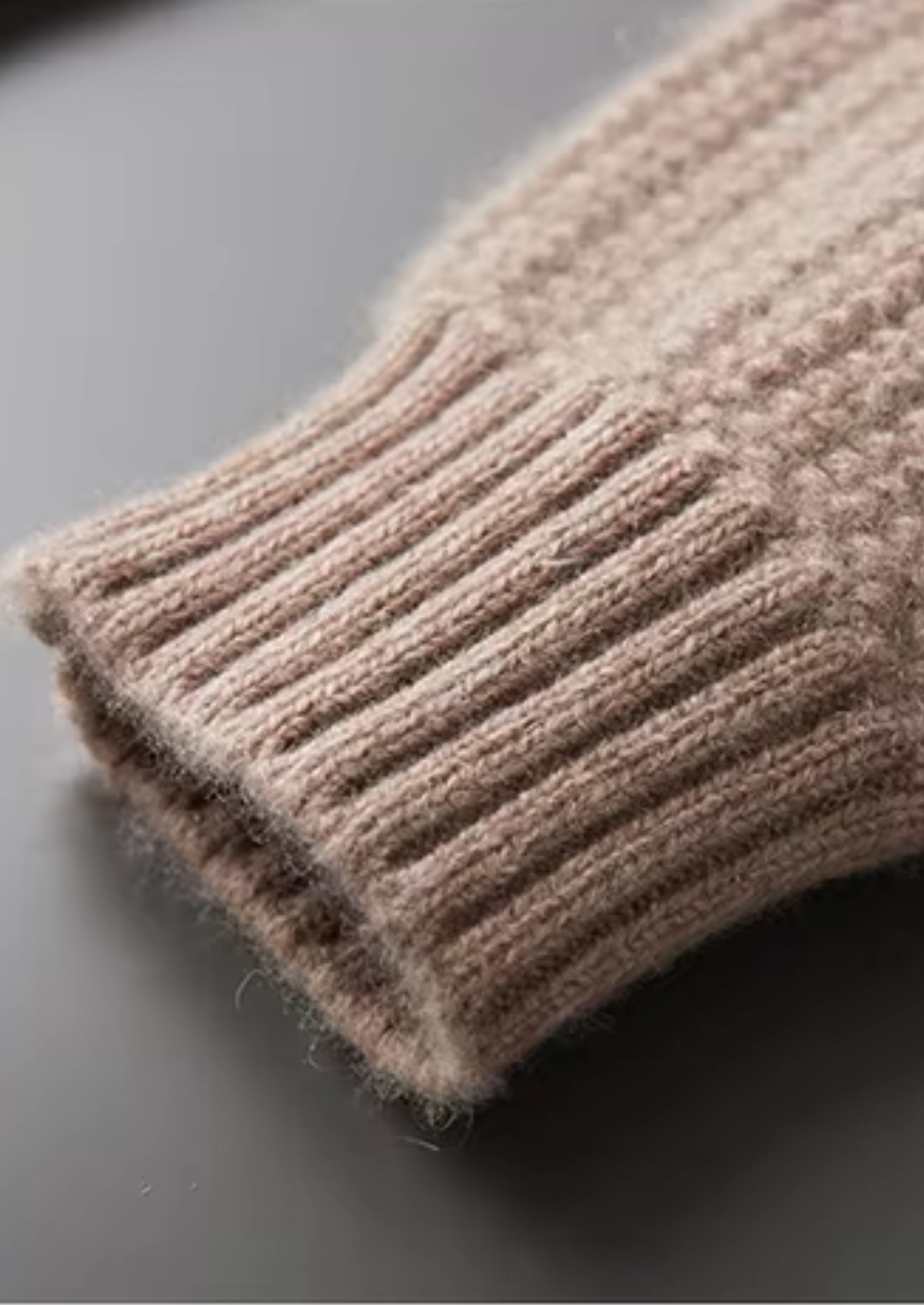 PURE CASHMERE HEAVYWEIGHT CREWNECK EXCLUSIVE RELEASE