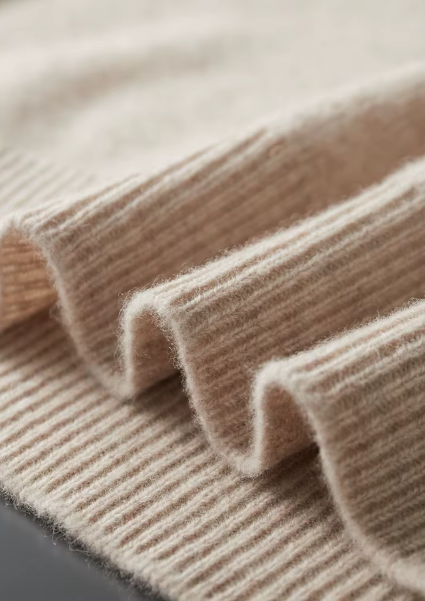 PURE EXTRA-FINE MERINO WOOL BUTTON HOODIE CLOUDWOOL®