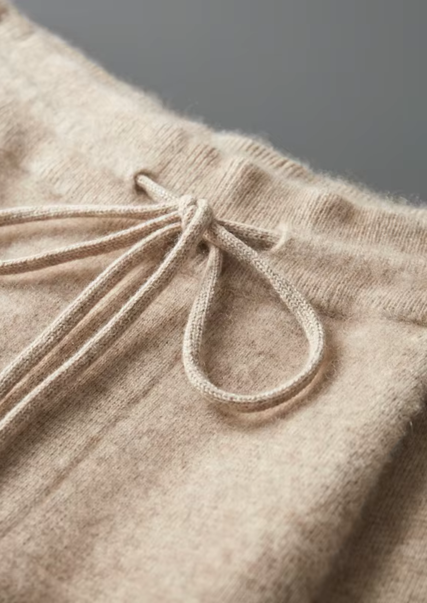 PREMIUM CASHMERE PLEATED TROUSERS EXCLUSIVE RELEASE