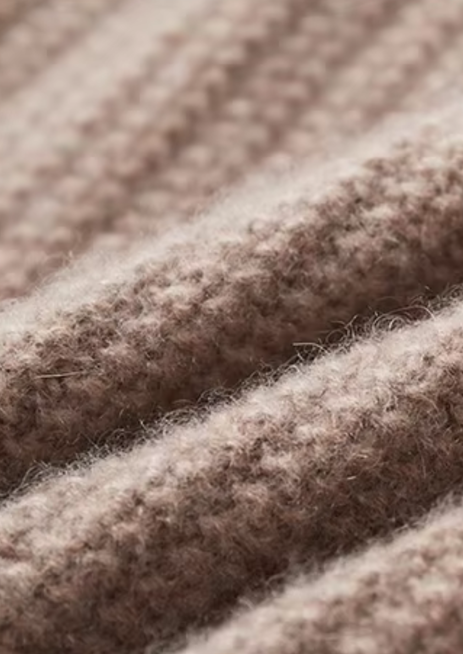 PURE CASHMERE HEAVYWEIGHT CREWNECK EXCLUSIVE RELEASE