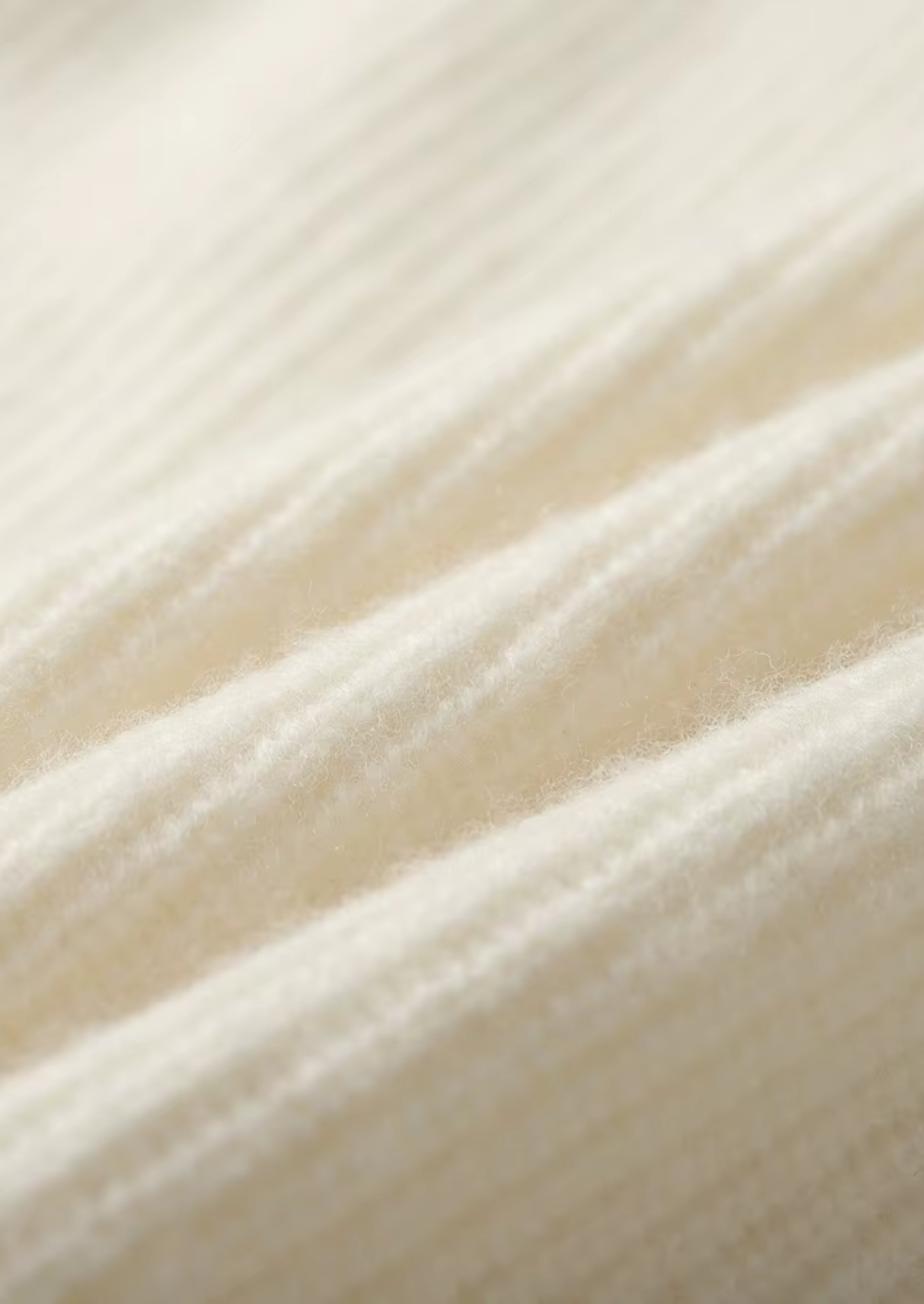 PREMIUM CASHMERE RIBBED V-NECK SWEATER EXCLUSIVE RELEASE