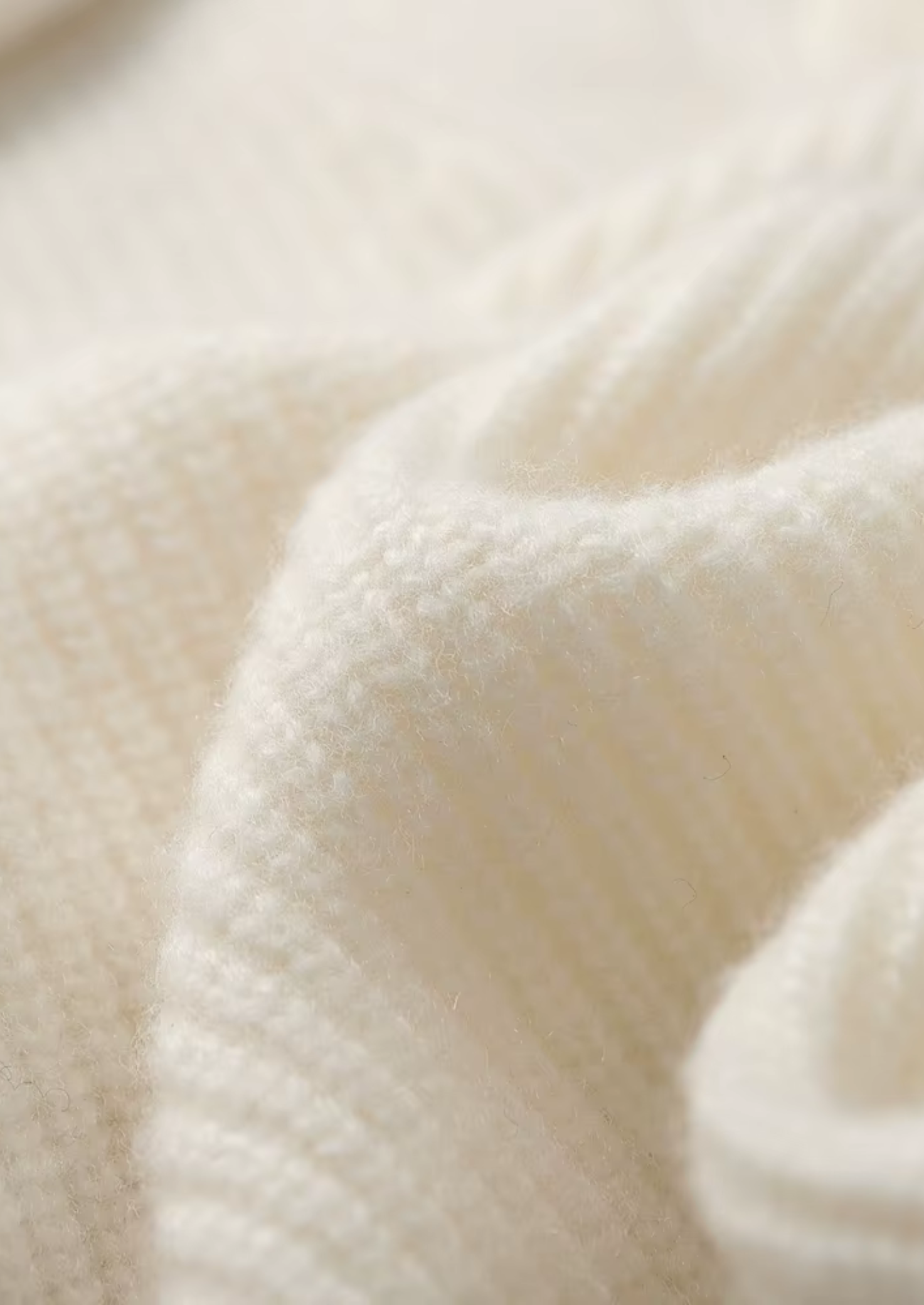 PREMIUM CASHMERE RIBBED V-NECK SWEATER EXCLUSIVE RELEASE