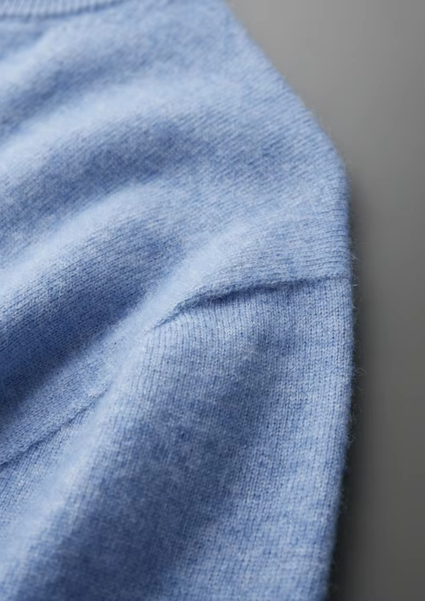 PREMIUM CASHMERE MOCK NECK T-SHIRT EXCLUSIVE RELEASE