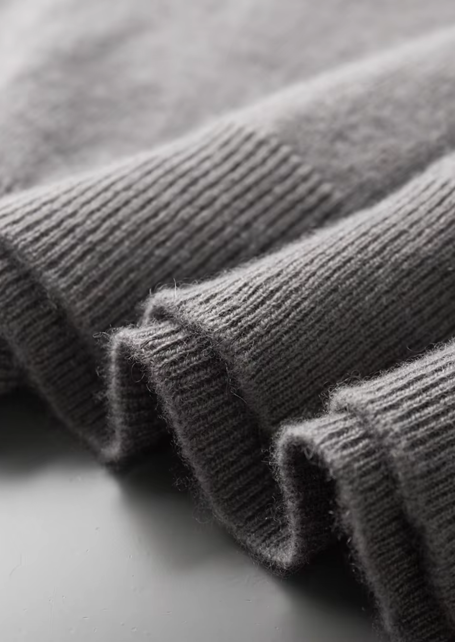 PREMIUM CASHMERE MOCK NECK T-SHIRT EXCLUSIVE RELEASE