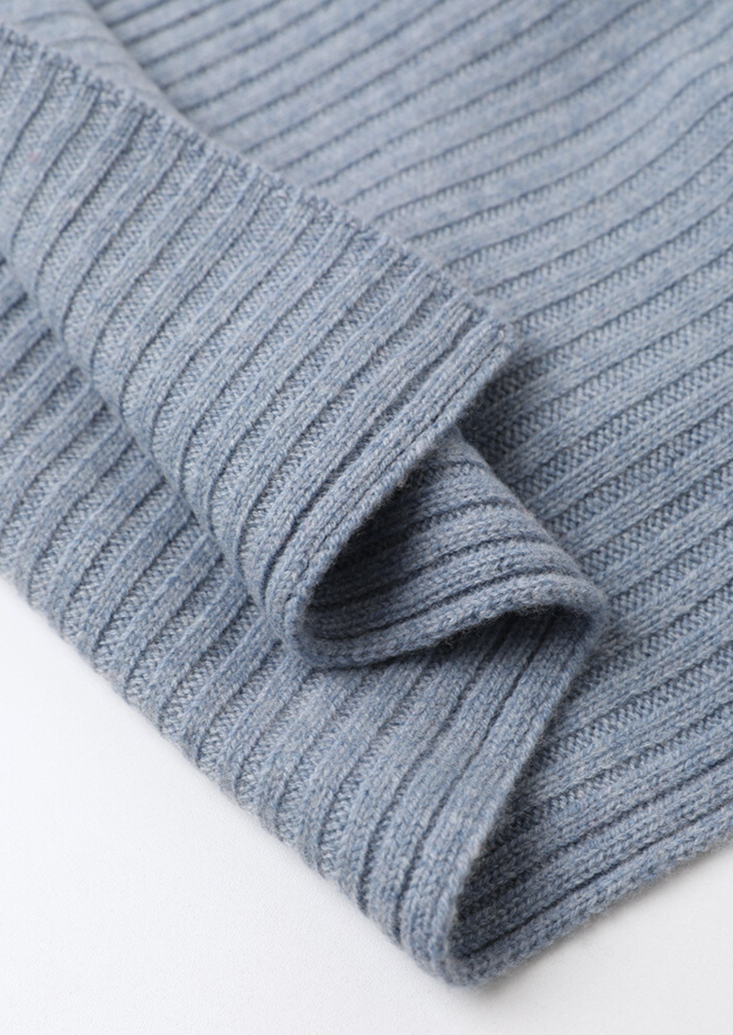 PURE EXTRA-FINE MERINO WOOL WINTERTIME ESSENTIALS - LIGHT BLUE CLOUDWOOL®